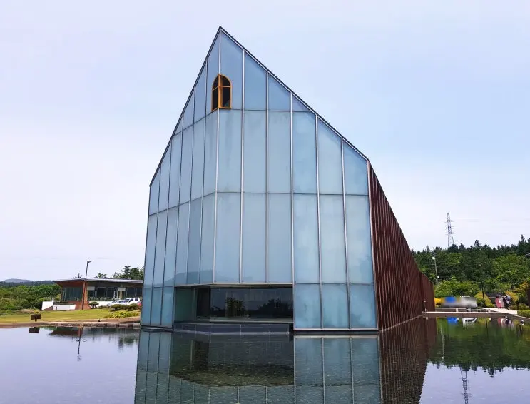 A Must-Visit on Jeju's West Side: Bangju Church, a Masterpiece by World-Renowned Architect Itami Jun, Beautifully Symbolizing Noah's Ark