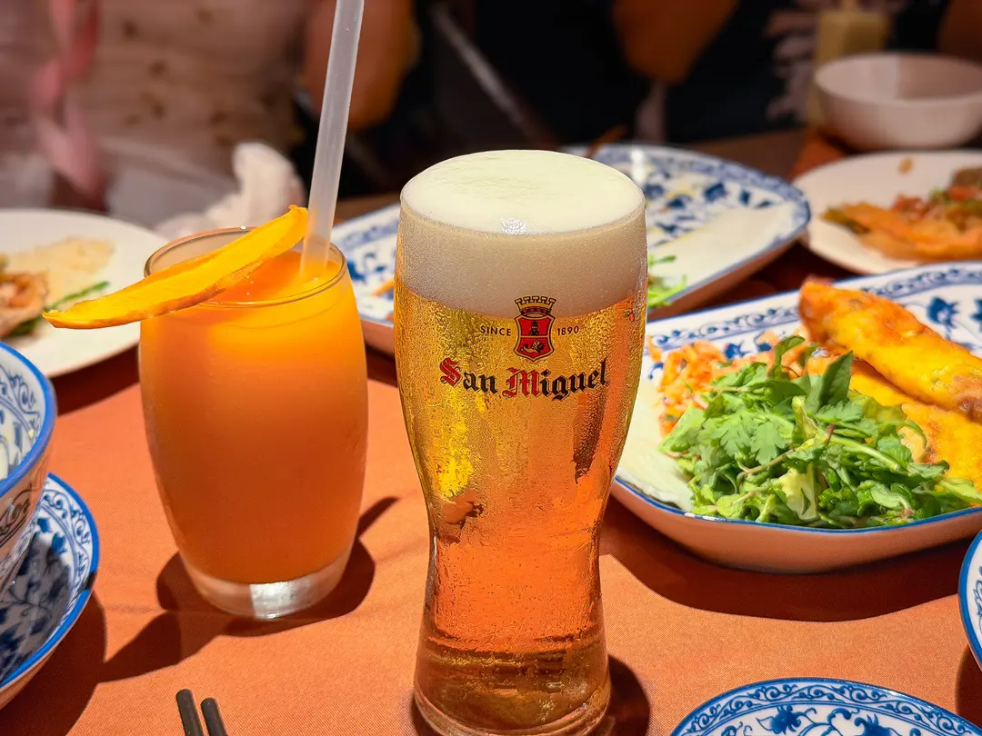 ビール、マンゴージュース