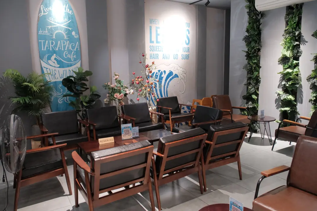 Tarapaca Cafe広々とした店内