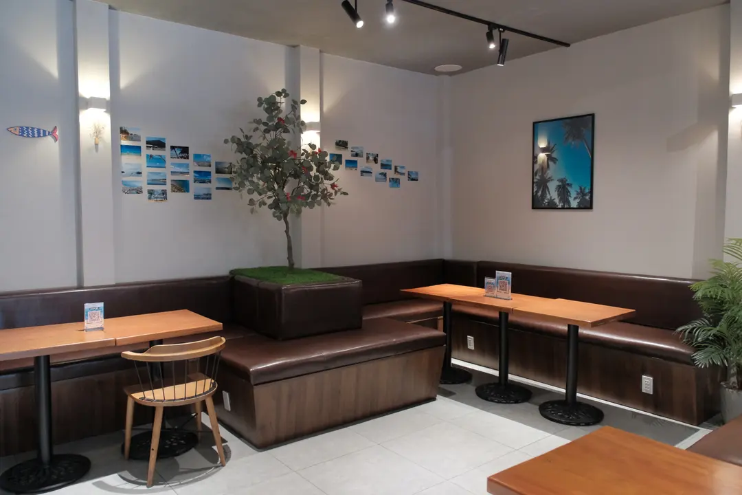 Tarapaca Cafe奥の席