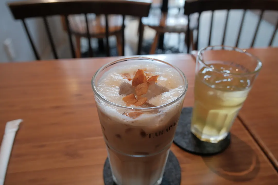 Tarapaca Cafeアイスココナッツラテ