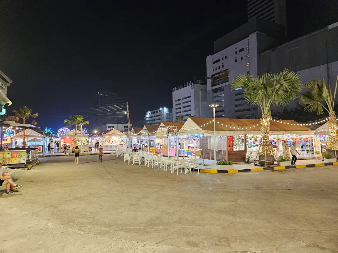 공간도 널찍해서 더 한산해 보임