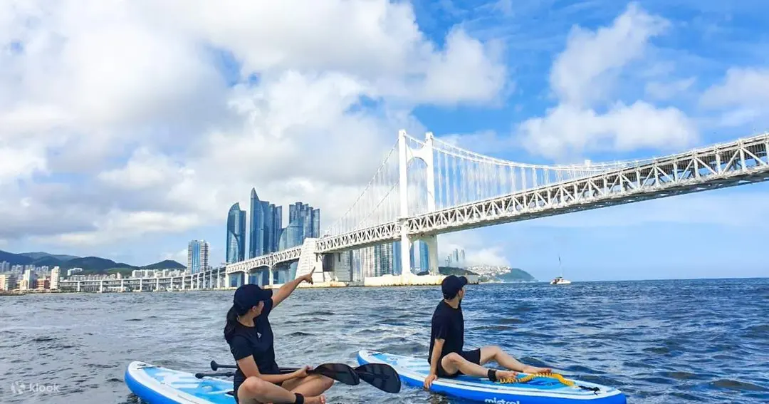 ประสบการณ์แพดเดิลบอร์ด (SUP) ที่ซับมารีนหาดควังอันรี ปูซาน - Klook