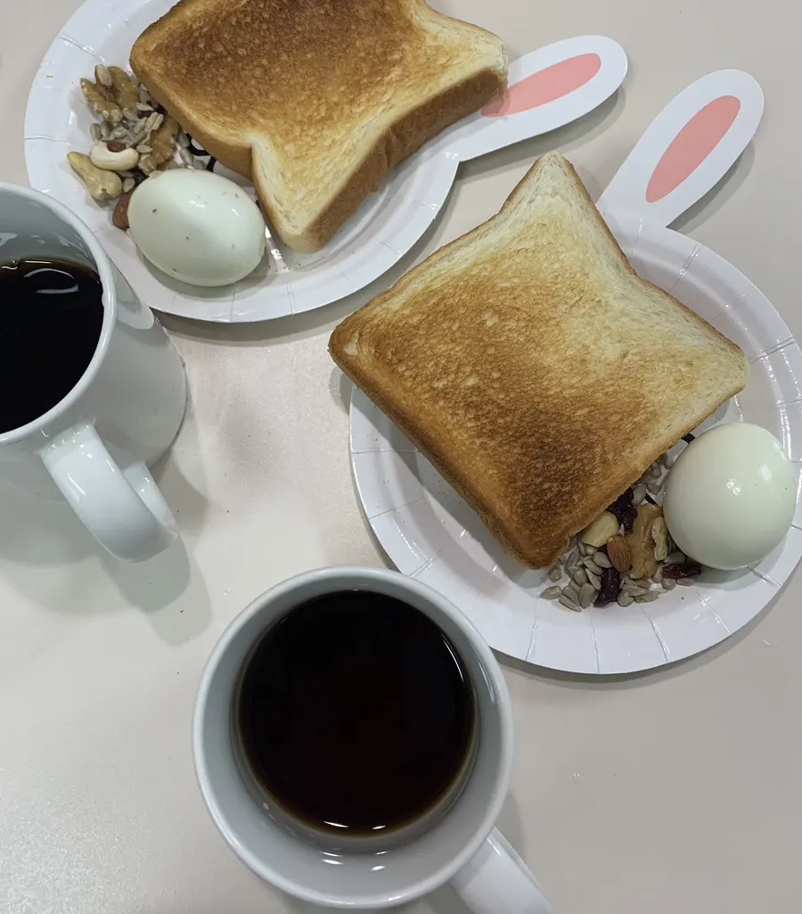 コンフィネスオーシャンスイートでの朝食