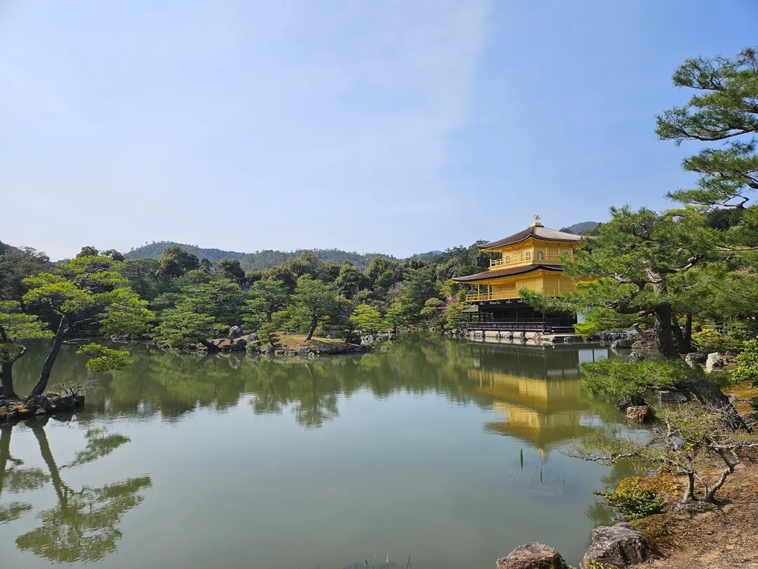金閣寺の全景