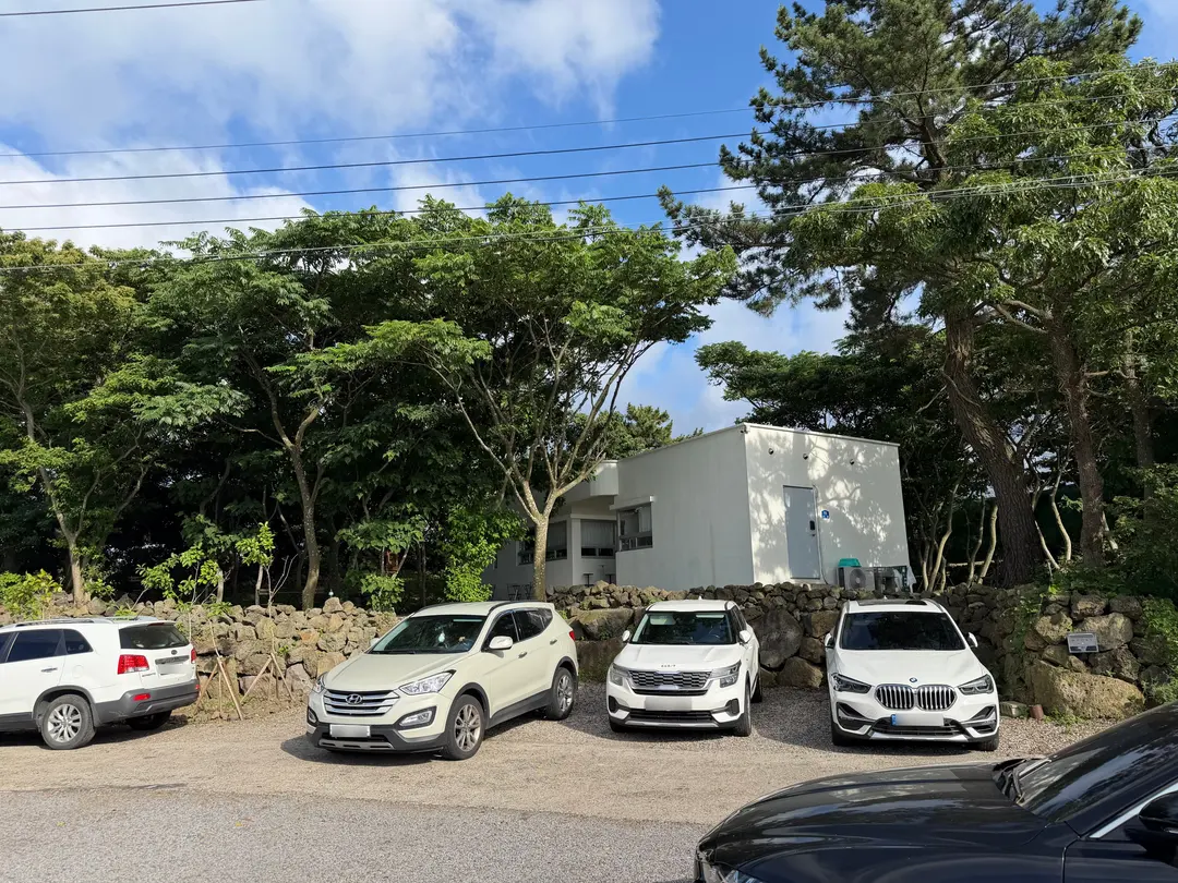제주 나와산 카페 주차장