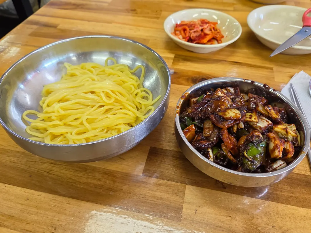 군산 지린성 고추 짜장