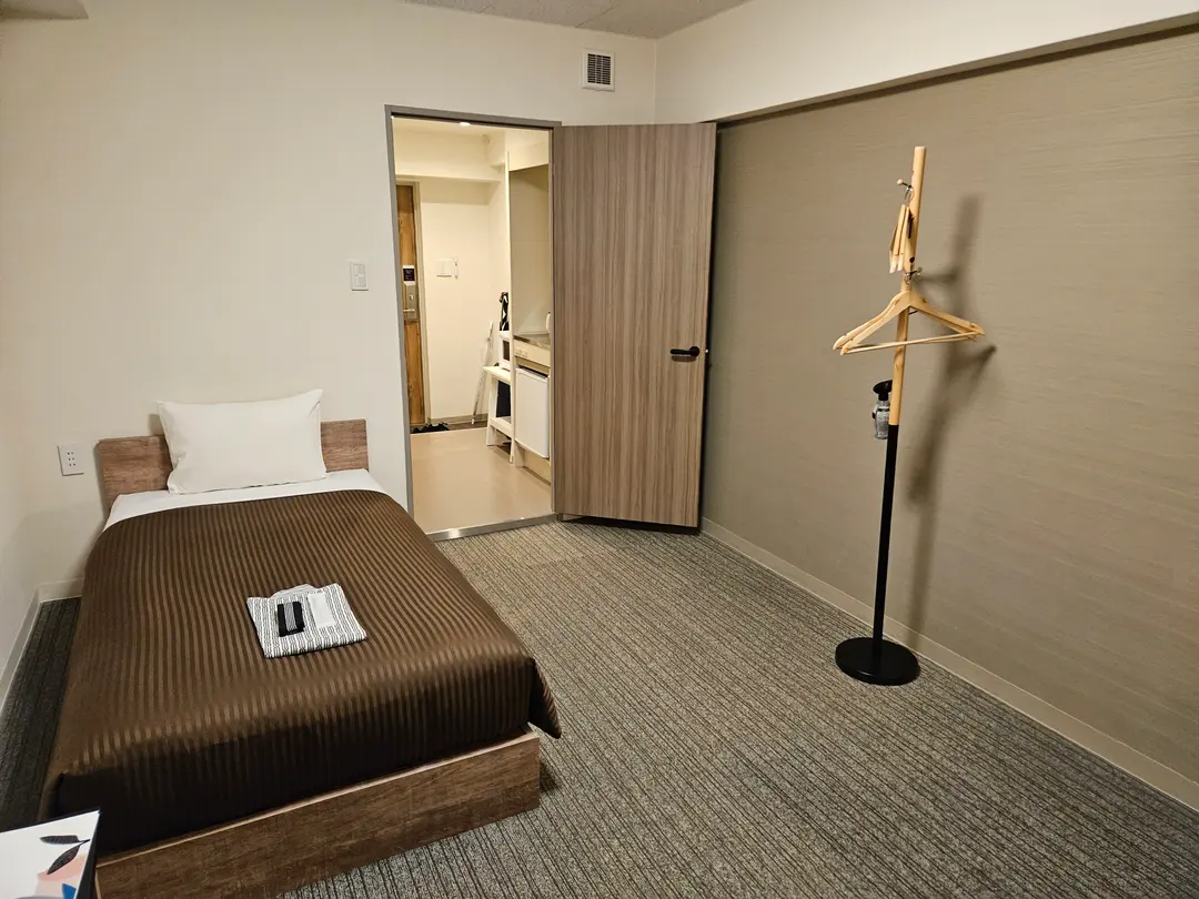 Montan Hakata Bed and Desk