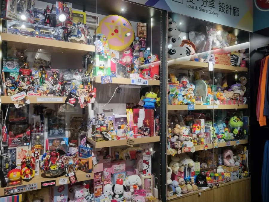 Vintage shops offering great value compared to Hong Kong prices