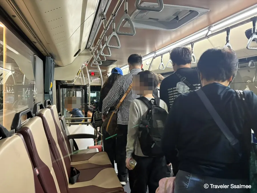 吉隆坡機場接駁巴士外觀