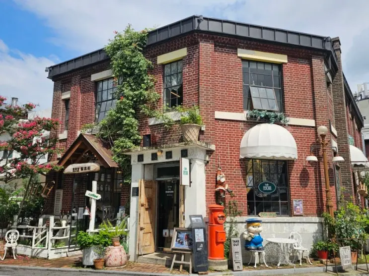 Jeonju Hanok Village Cafe 1938 Recommended for Jeonju Travel Itinerary