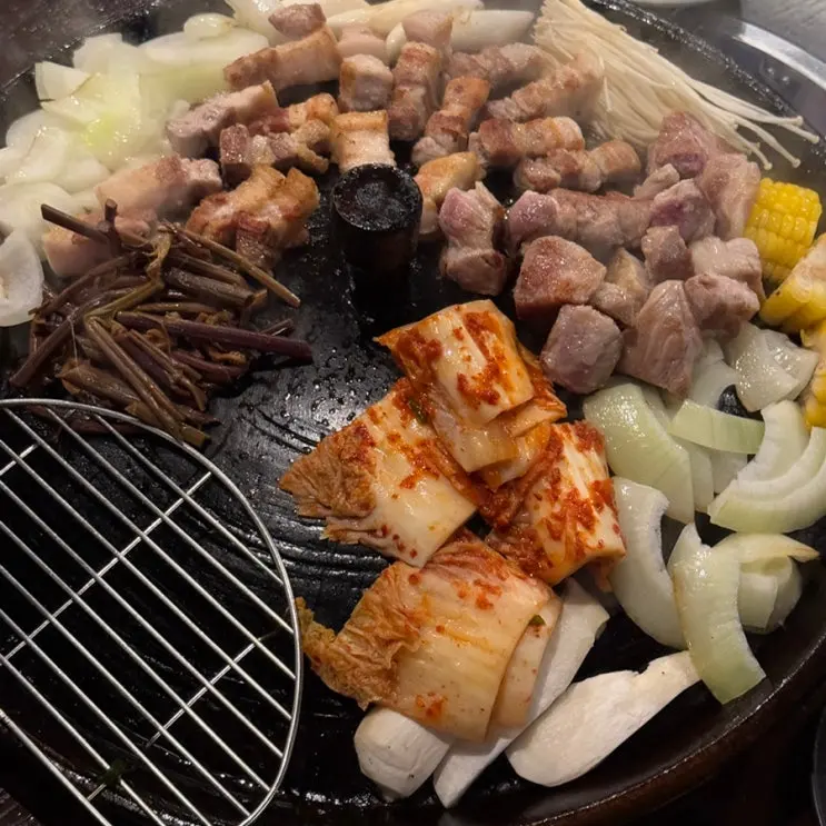 [서울] 마곡나루역 근처 9첩 반상 삼겹살 맛집 지피다