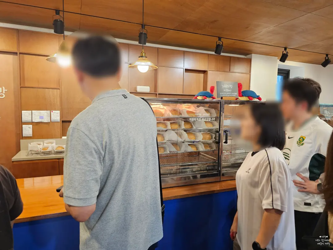 줄 서고 사기까지 5분 정도 걸린 것 같아요!