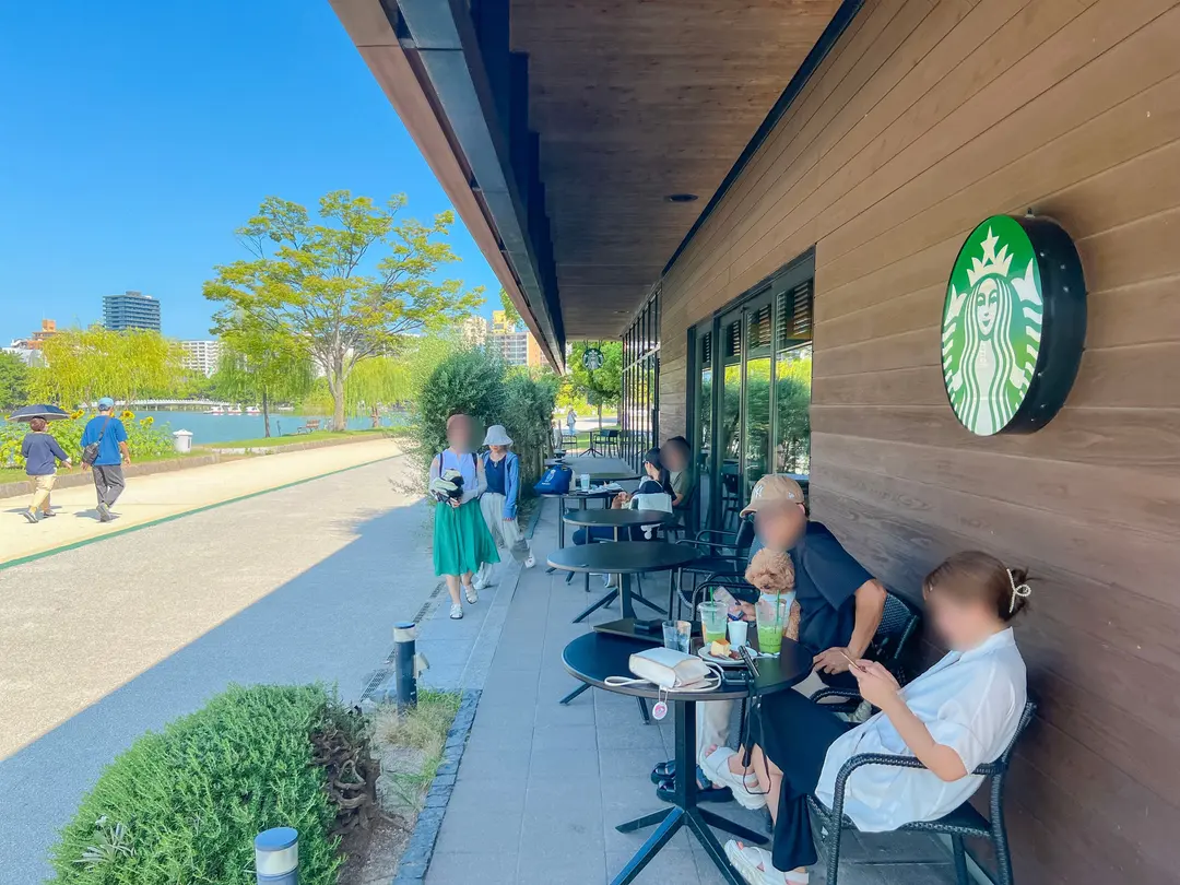 スターバックスのテラス席