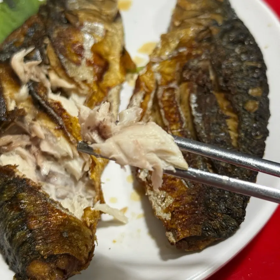 烤鯖魚沾芥末醬油