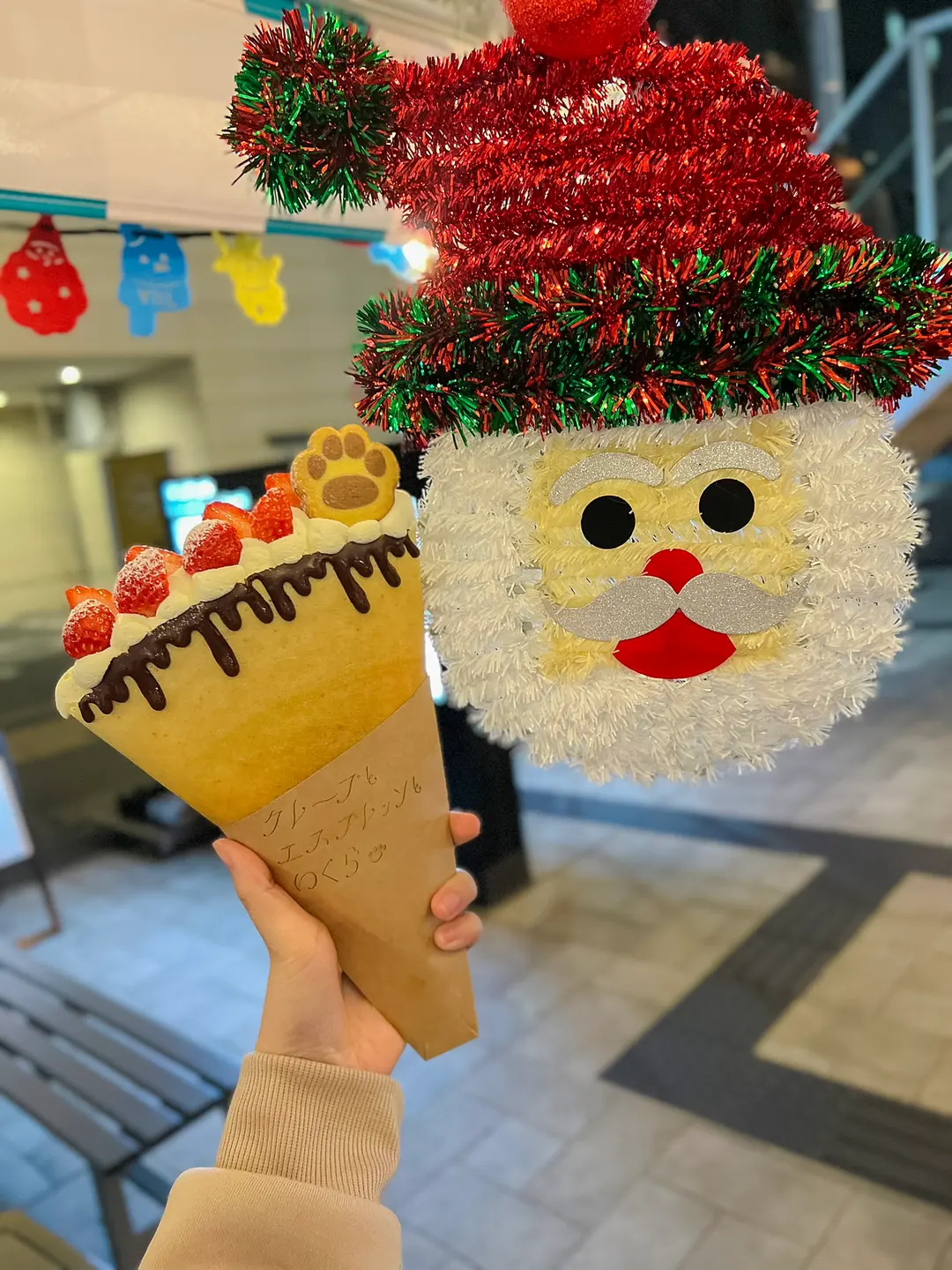 クレープとエスプレッソといくら 可麗餅與聖誕裝飾