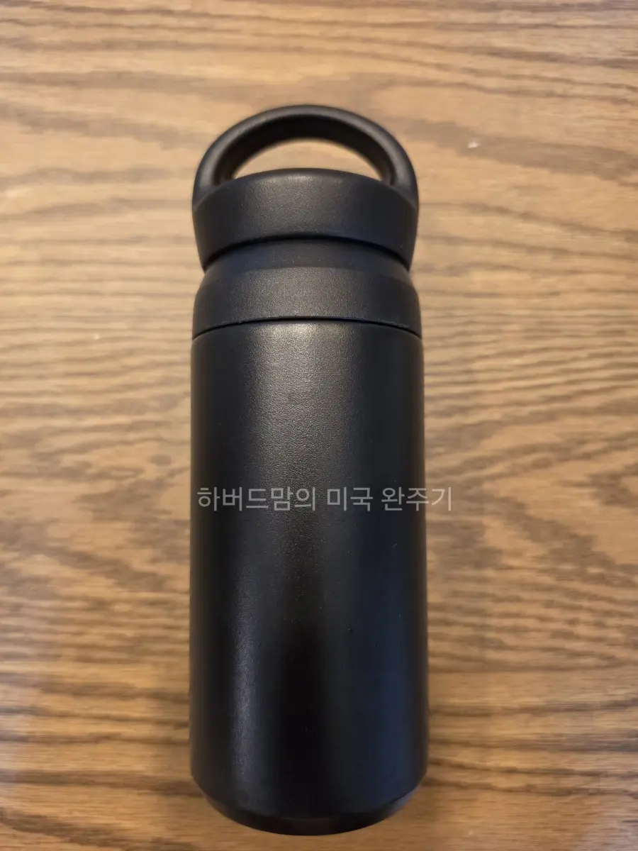 Lightweight tumbler, great for easily drinking water frequently during long flights