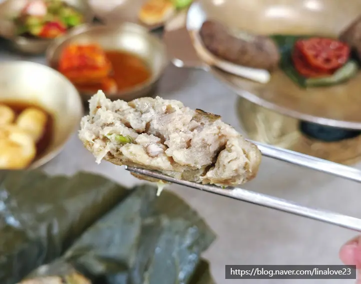 หน้าตัดต๊อกกัลบีหมูฮันดน ในชุดยอนจองชิก Solnaeum Restaurant ร้านอร่อยพูยอ
