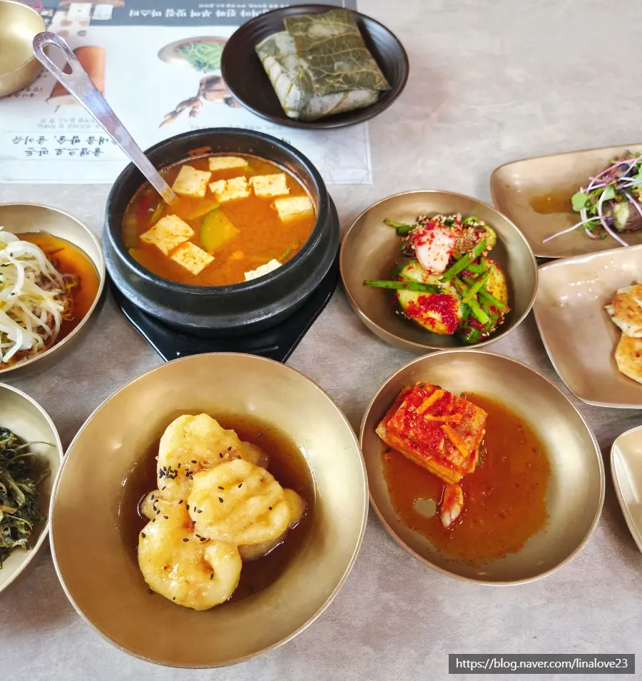 ซุปเต้าเจี้ยว, ยำแตงกวา, กิมจิ, ทังซูยุกเห็ด ร้านอาหาร Solnaeum ร้านอร่อยพูยอ