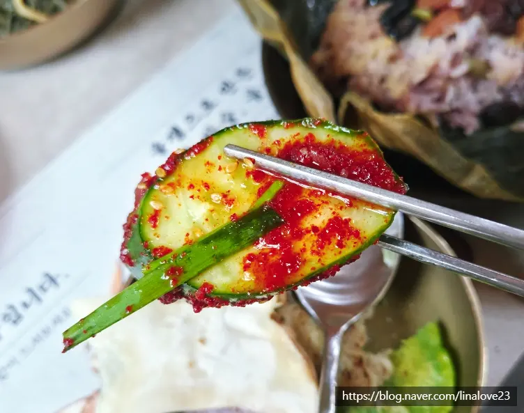 ยำแตงกวา ร้านอาหาร Solnaeum ร้านอร่อยพูยอ
