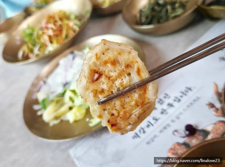 แพนเค้กสามสี ชุดอาหารใบบัว ร้านอาหาร Solnaeum ร้านอร่อยพูยอ