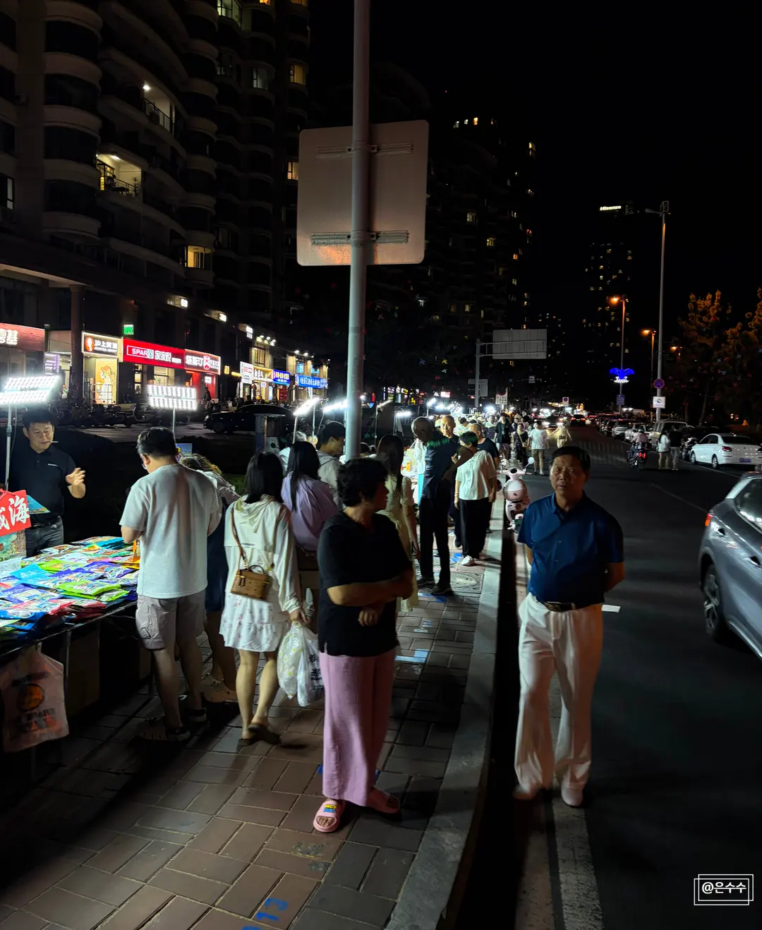 夜市の人混み