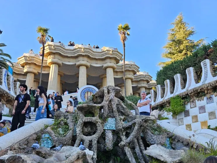 Traveling Barcelona Without a Gaudi Tour | Recommended Itinerary, Admission Fees, and Tips