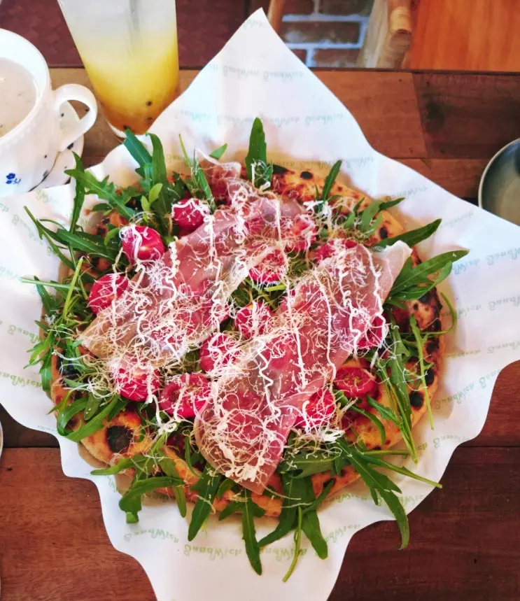 ร้านอร่อยพูยอ, ชิลซันต็อกบังอัดกัน พิซซ่าเตาฟืนโคตรเด็ด (แนะนำที่เที่ยวพูยอ)