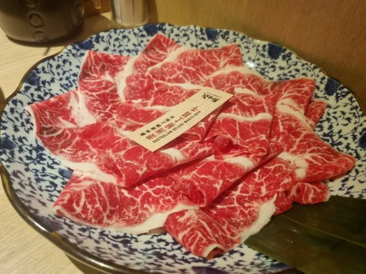 Hong Kong Island Dining Guide: A Comparison of 4 All-You-Can-Eat Shabu-Shabu Restaurants (My Honest Reviews!)