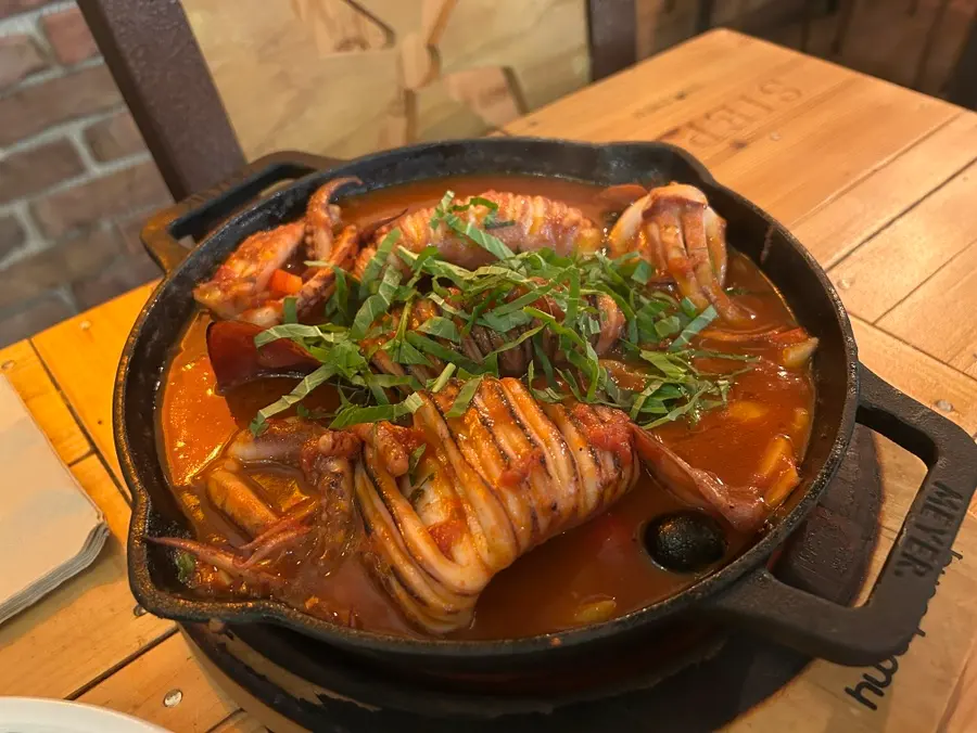 행궁동 라비아 통오징어 스튜