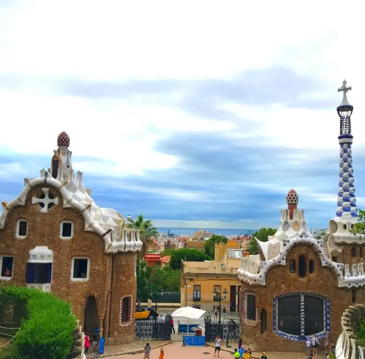 Barcelona Tour Park Güell Sagrada Familia completion Casa Batlló Casa Milà
