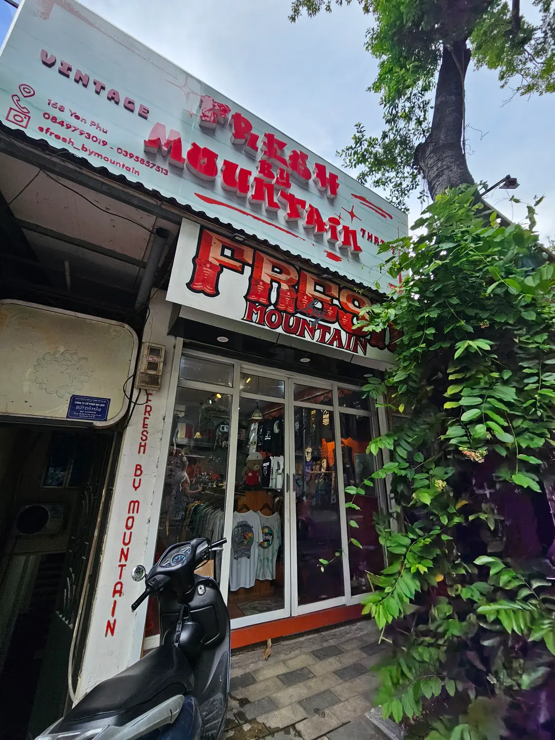 FRESH by Mountain store entrance