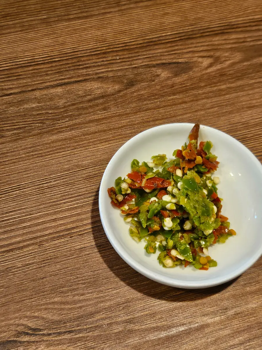 Geodae Gomtang's chopped chili style dadaegi served with gomtang