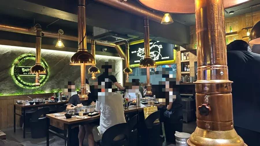 돼지명가 방이 매장 내부 단체석