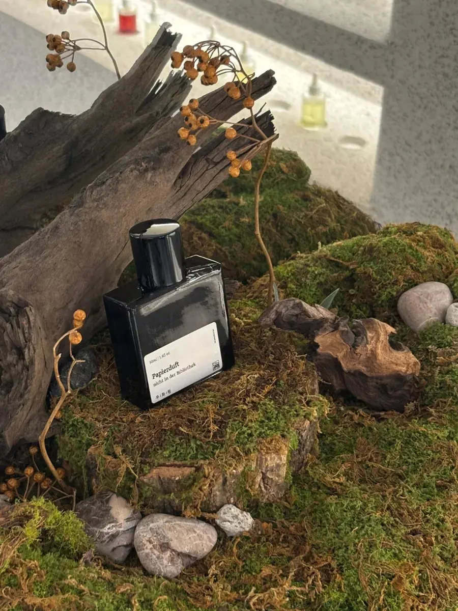 Two 50ml perfumes custom-blended at Muhwawon