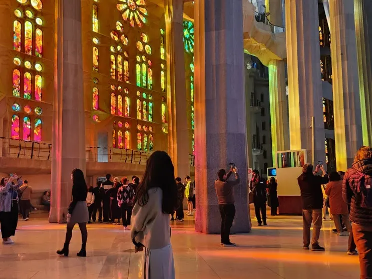 Spain Sagrada Familia Ticket Booking | Official Site vs. Myrealtrip Comparison (Discount Tips)