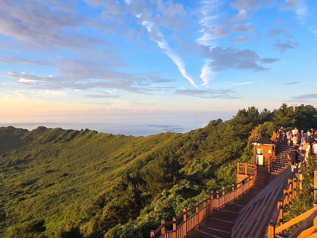 城山日出峰山頂