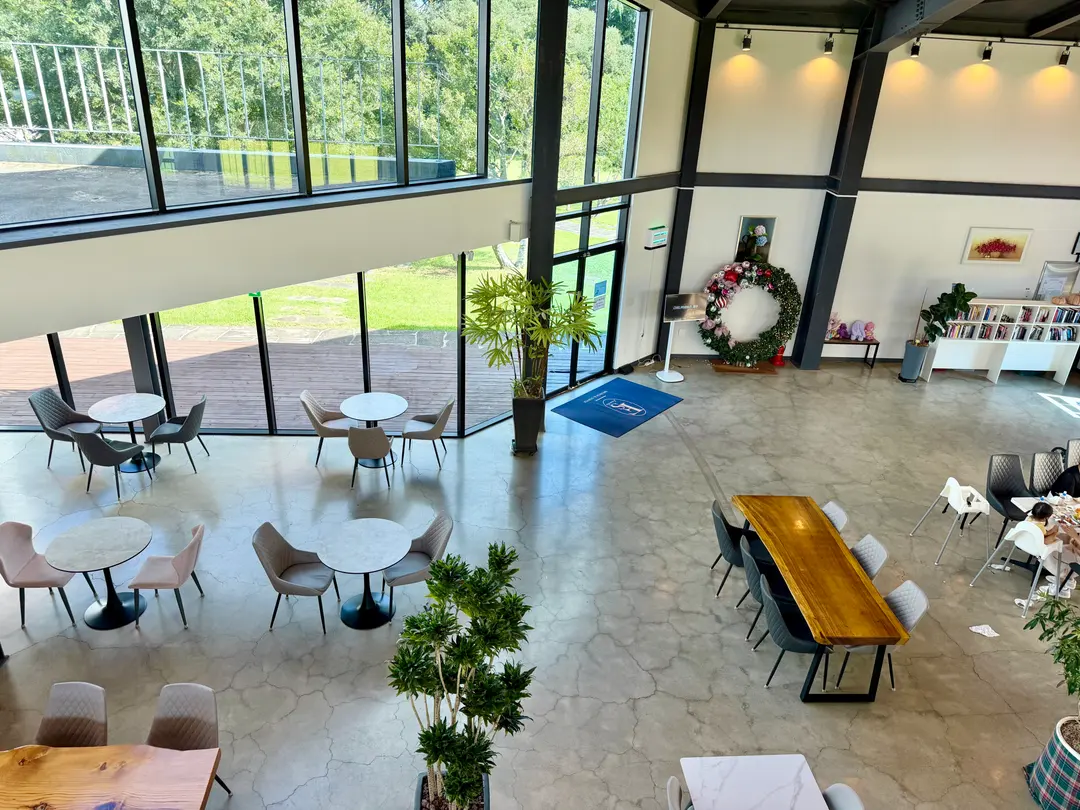 Recommended Spacious Cafe in Eastern Jeju