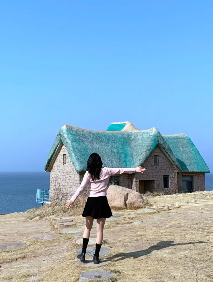 Weihai Travel Guide: Jinshawan Art Park Seaweed House