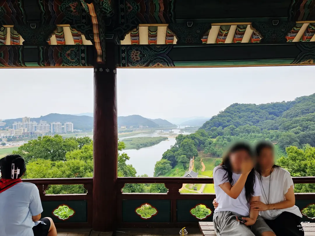 바람도 살랑살랑 불어서 정말 좋았어요.