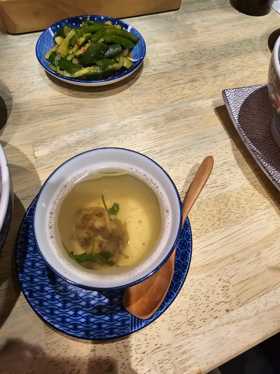 鰻魚飯與小菜