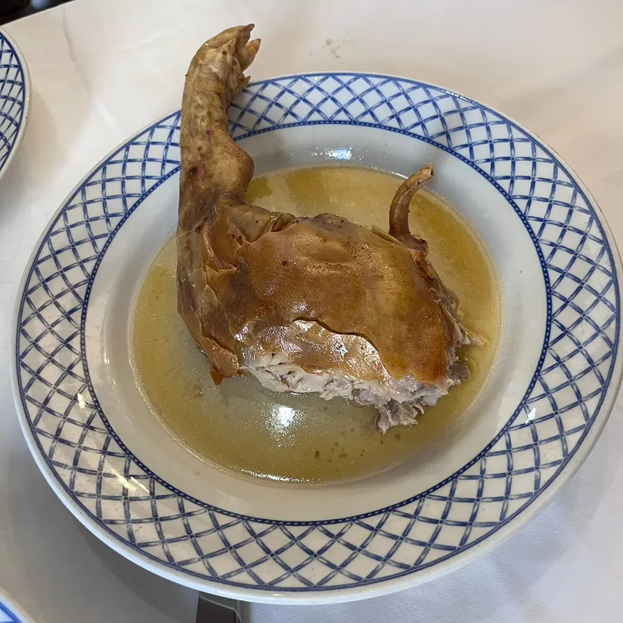 아기돼지 요리, 꼬치니요 아사도