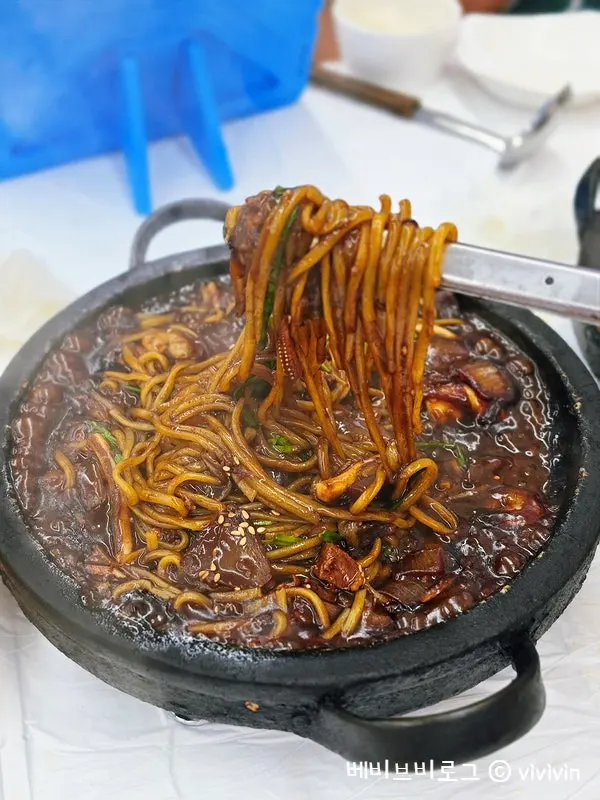 속초 돌판 짜장 맛집 가보오토종닭
