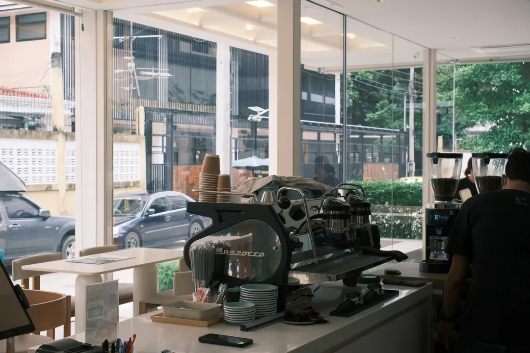 A beautifully presented coffee