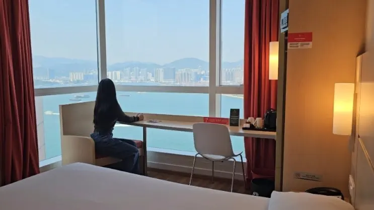 홍콩 가성비 숙소 이비스 센트럴 셩완 하버뷰 및 조식 추천 후기