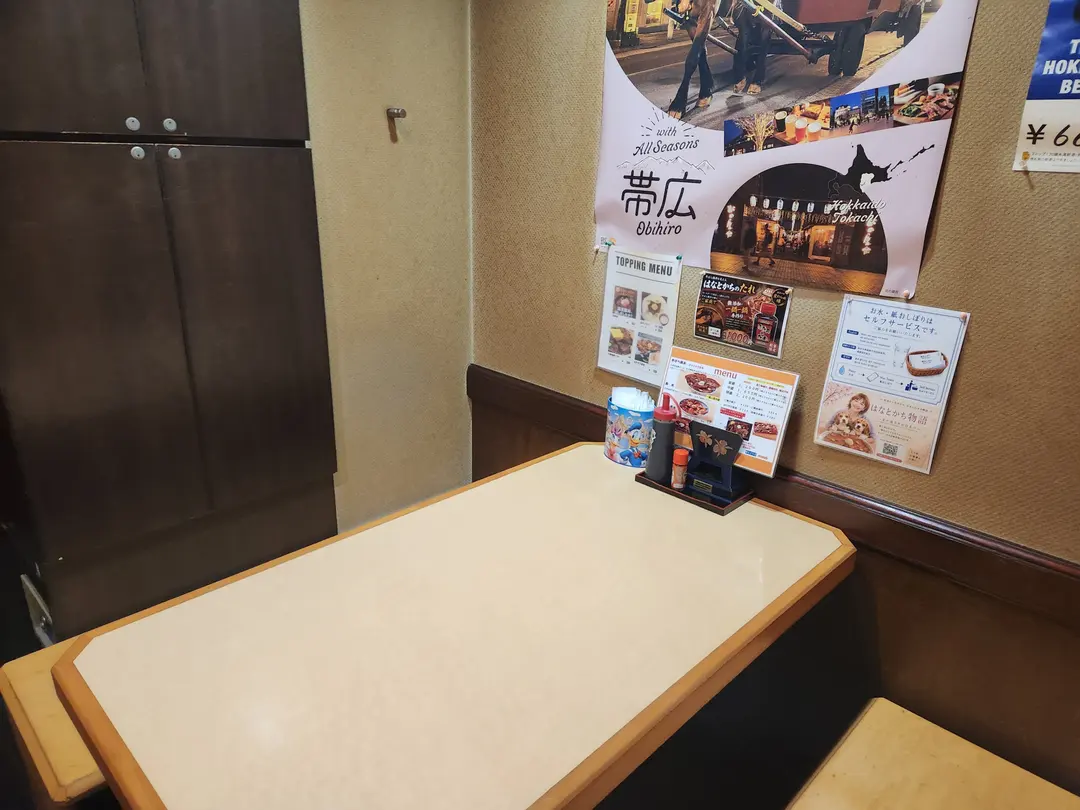 We were guided to an inner table.