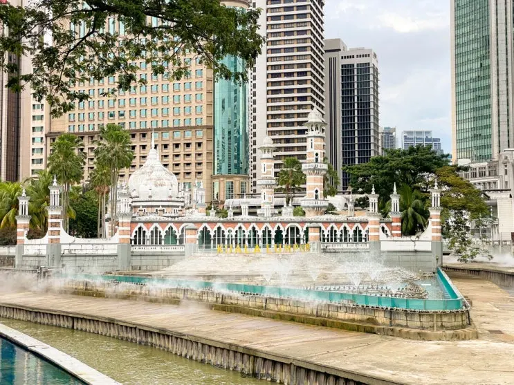 Malaysia USIM eSIM Comparison for Kuala Lumpur Travel: eSIM, USIM Provider Prices, Activation, and Usage Guide