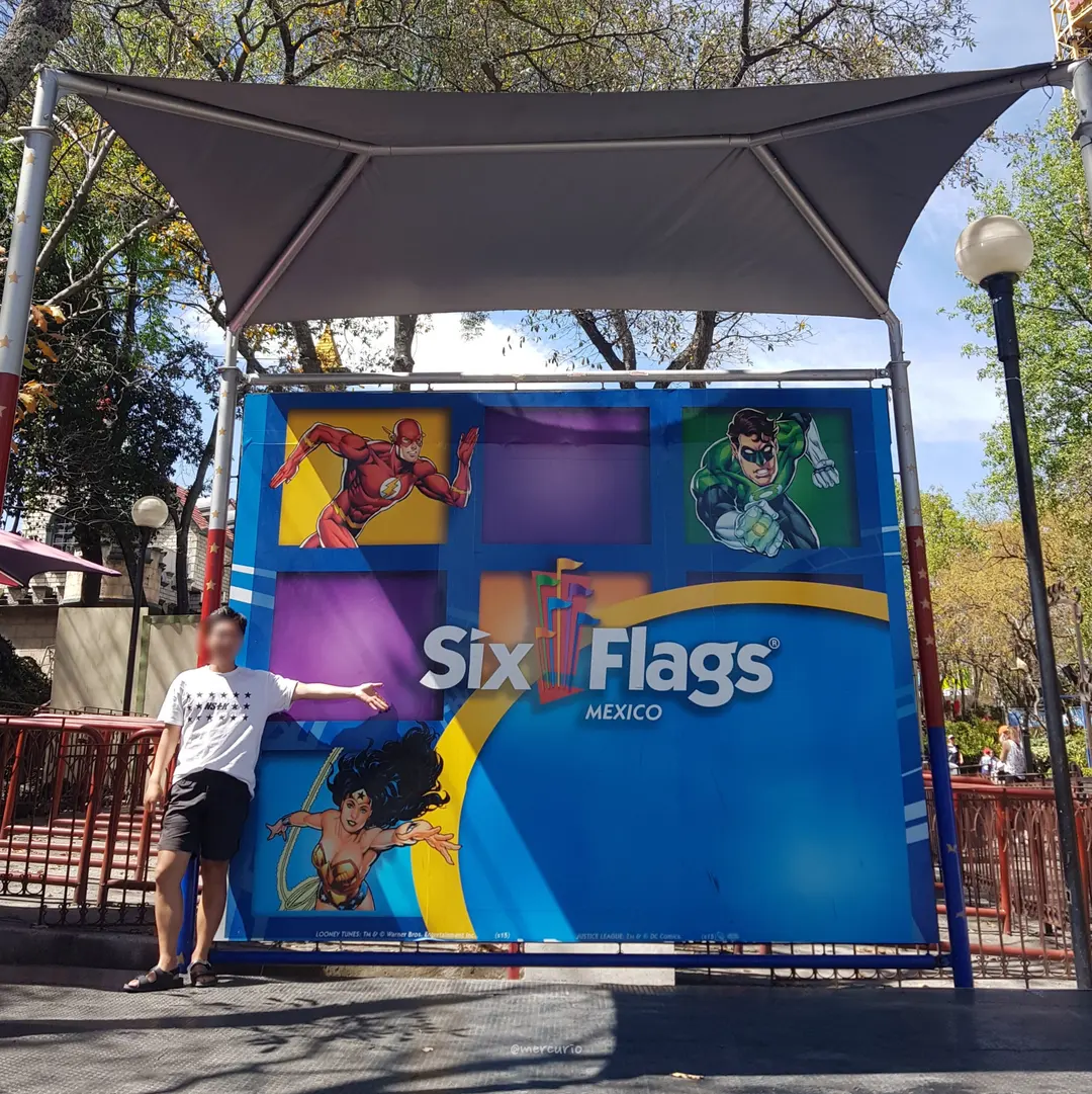 There are powerful rides themed around DC heroes.