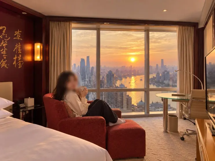 รีวิว Grand Hyatt Shanghai Riverview King Room อาหารเช้า สระว่ายน้ำ เปรียบเทียบราคา
