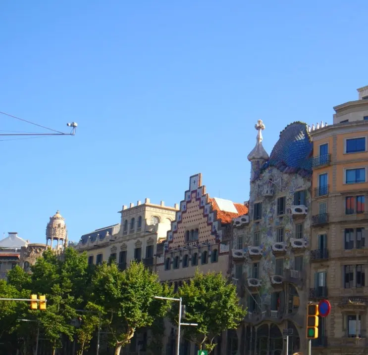 Barcelona Gaudí Half-Day Tour Itinerary & Honeymoon Special Discount Info